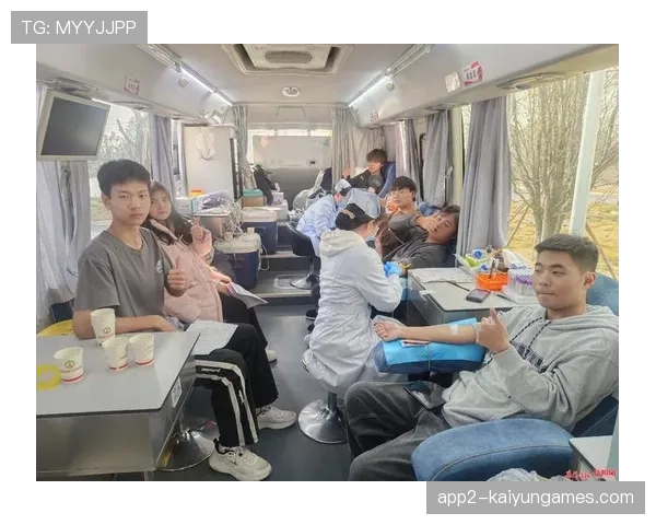 军训献血传言致争议 校方：不以献血定假，大学军训抽血检查什么